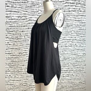 Lululemon tank top with built in shelf bra in black size Small exercise yoga top